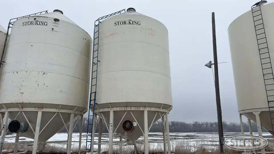 Meridian Stor-King SKB16110E Hopper Bin