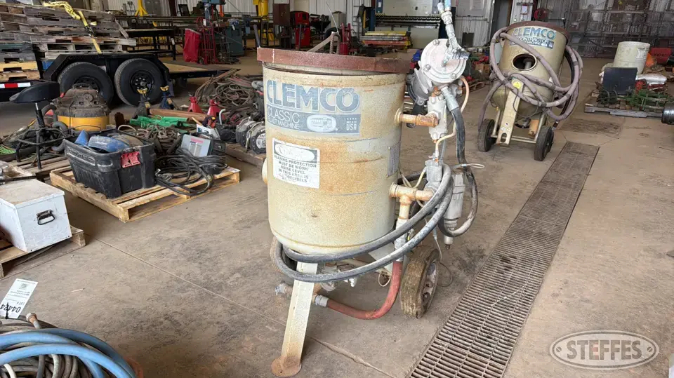 2017 Clemco 2452 Construction Support Item