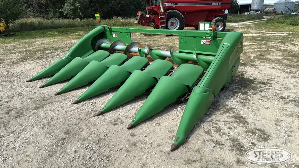 2012 John Deere 606C Corn Head