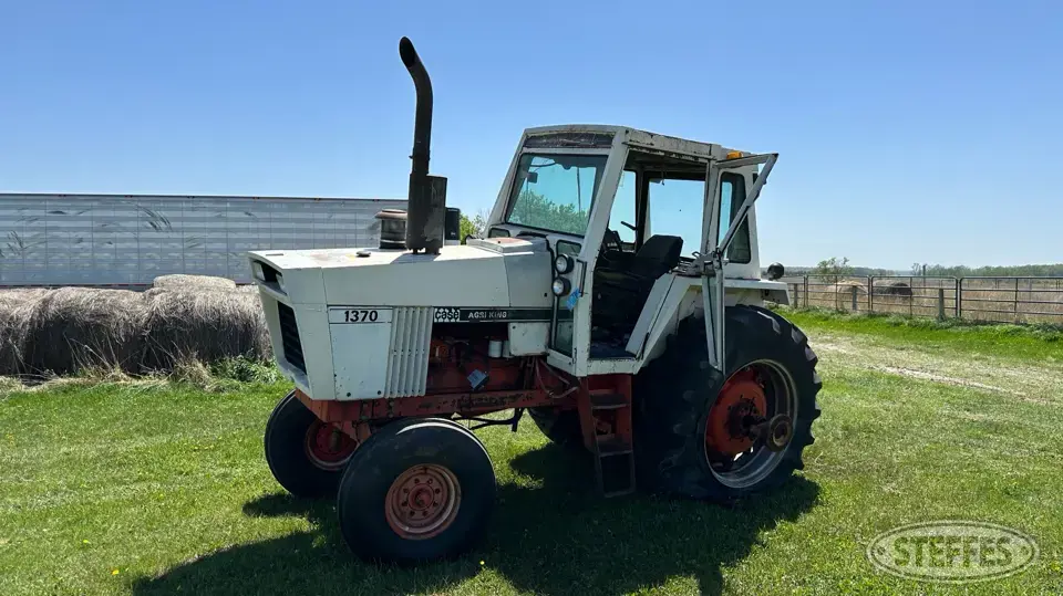 Case Agri King 1370 2WD Tractor