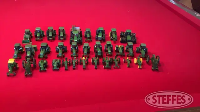 (33) John Deere Toys