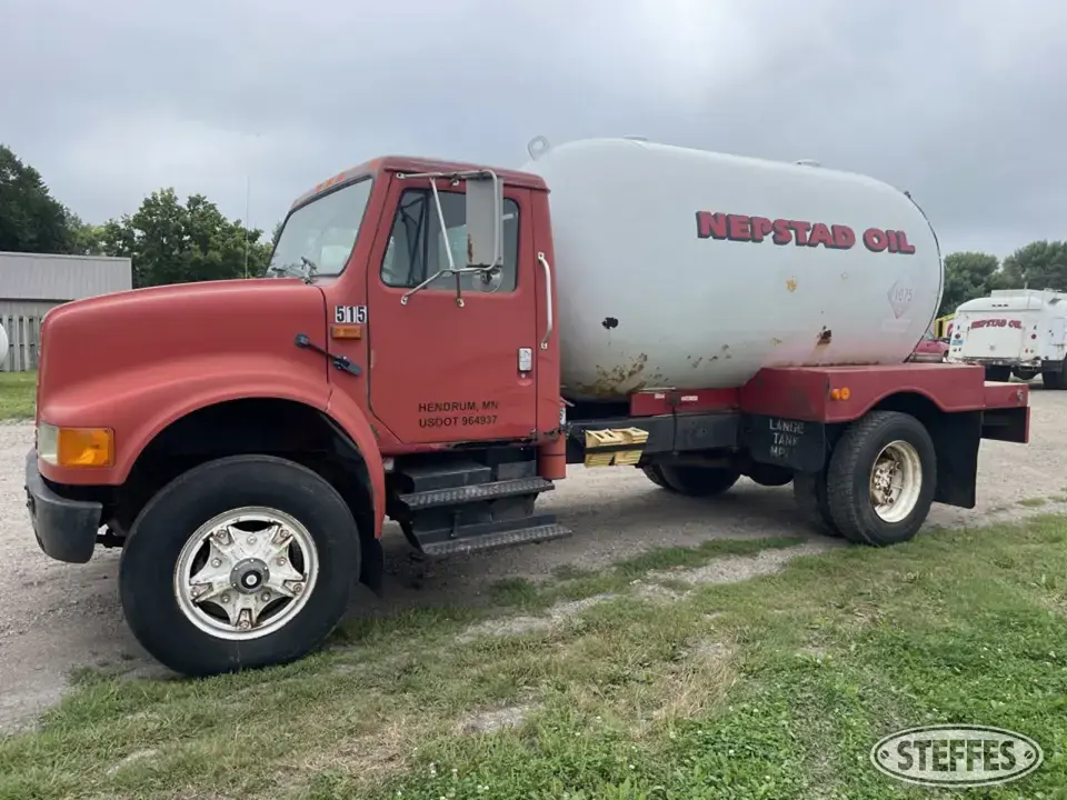 1991 International Fuel-Lube Truck