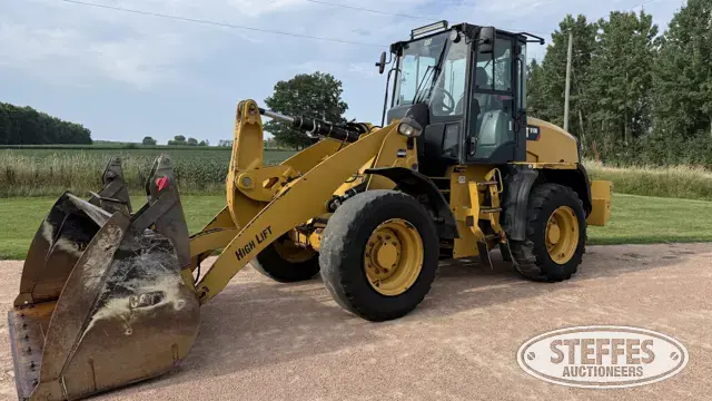 2016 Cat 910K