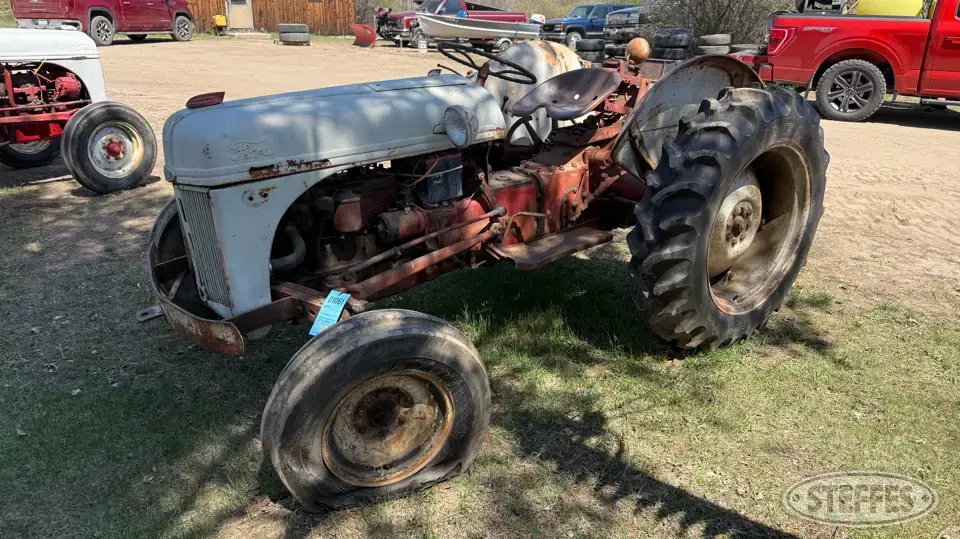 1950 Ford 8N Collectible Show Tractors-Stationary Engine
