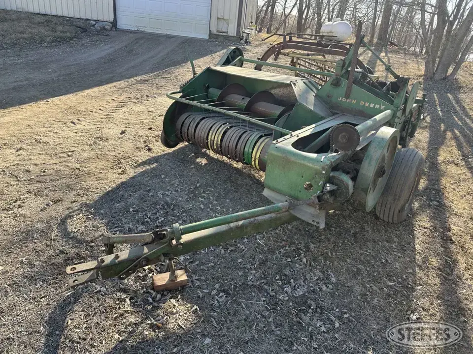 John Deere 14T Square Baler