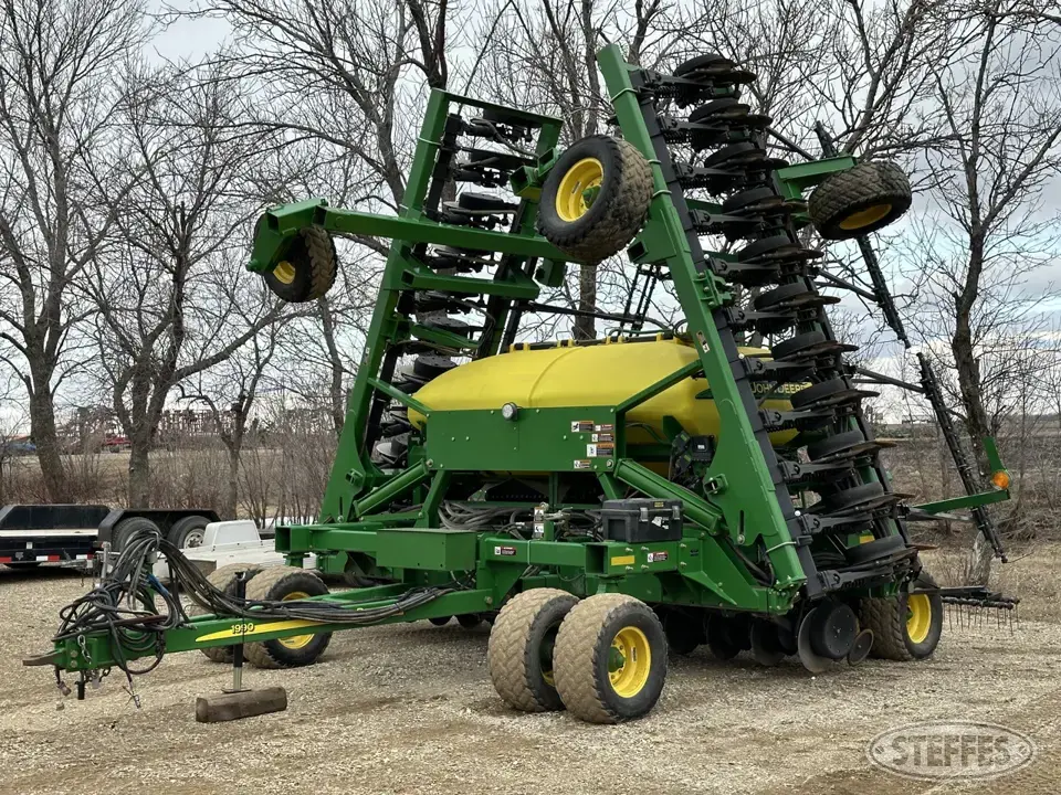 2009 John Deere 1990 Air Drills and Air Seeder