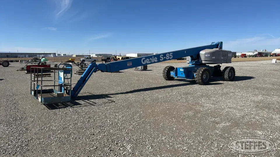 2006 Genie S-85 Boom Lift