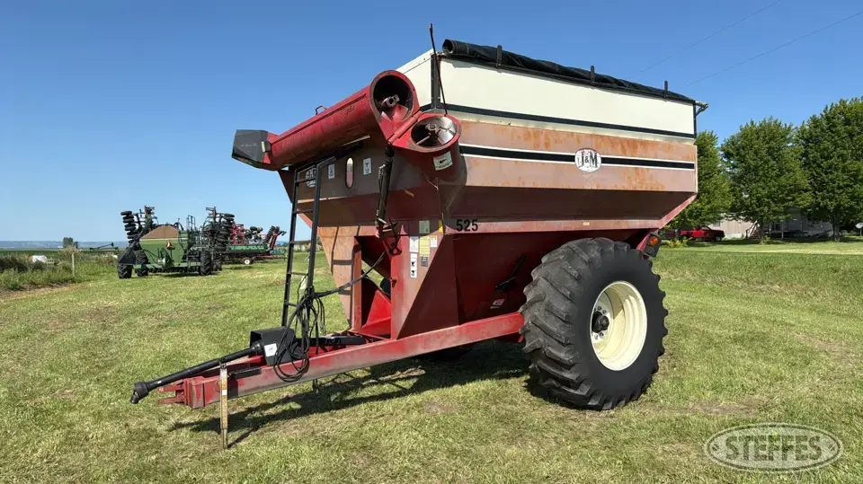 J&M 525 Grain Cart