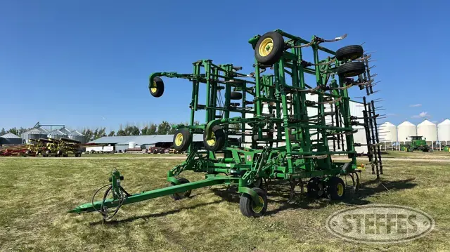 2011 John Deere 2410