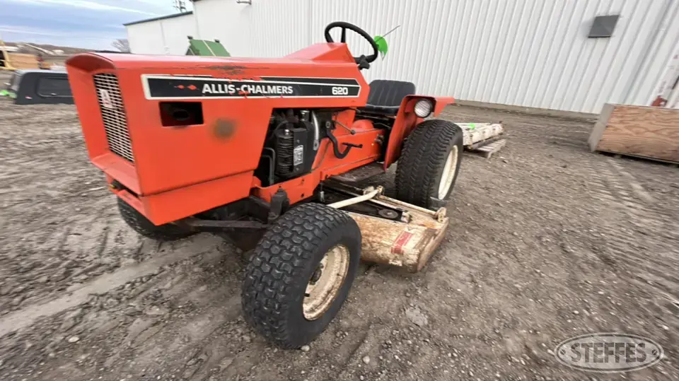 Allis Chalmers 620 Lawn Tractor