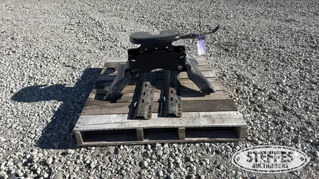 Curt 5th wheel hitch