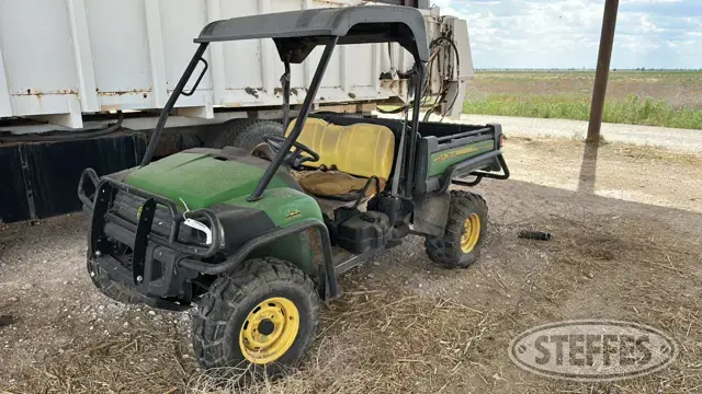 John Deere Gator