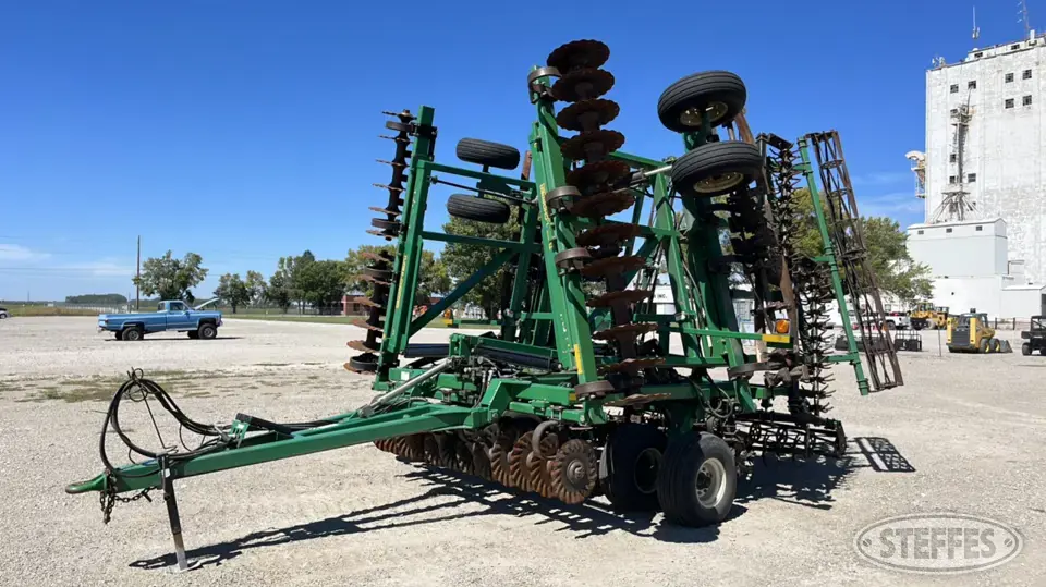 Great Plains 3000TC Vertical Tillage