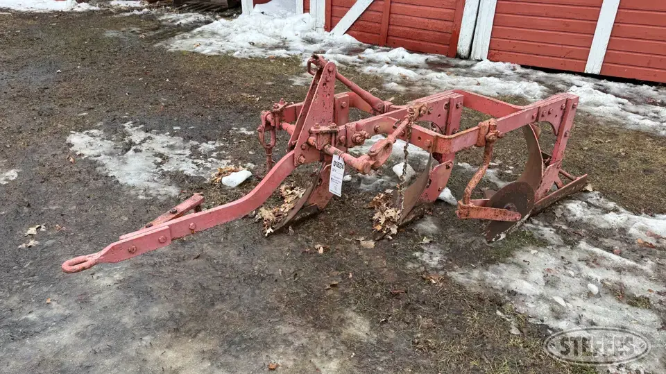 Allis-Chalmers plow
