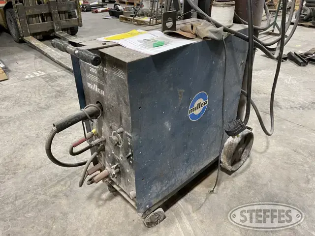 Miller Millermatic 200