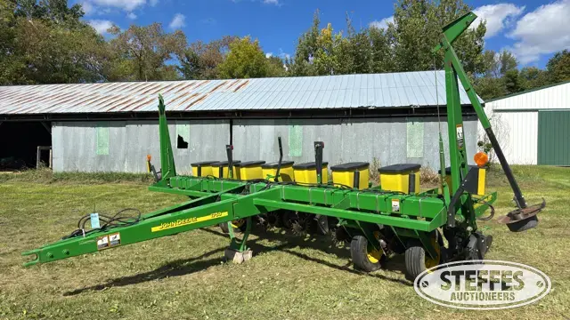 John Deere 1750