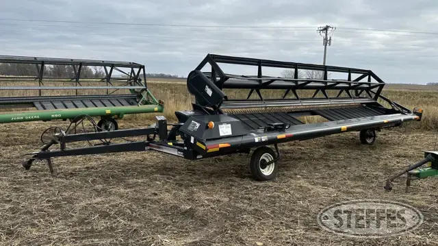 2001 MacDon Premier 1900