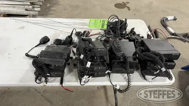 (10) Motorola business band radios