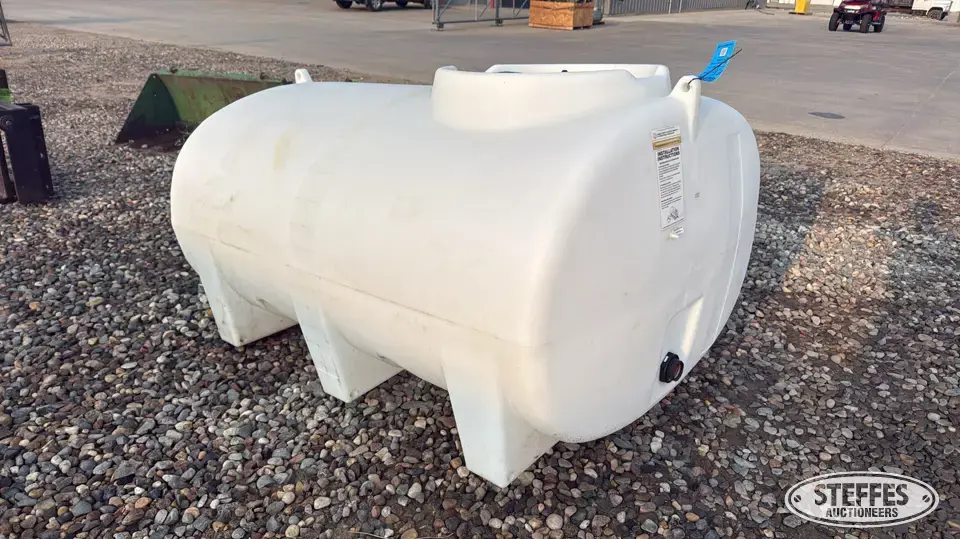 Enduraplas 550 gal. poly tank