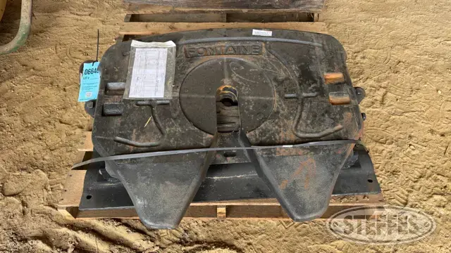 Fontaine 5th wheel plate