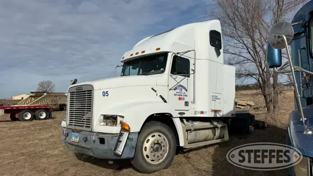 1999 Freightliner FLD112