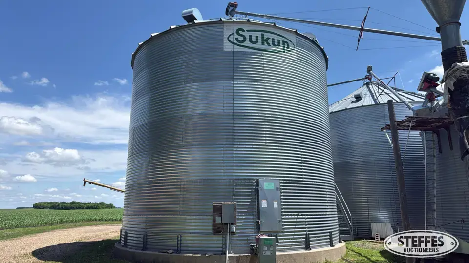 2013 Sukup grain bin