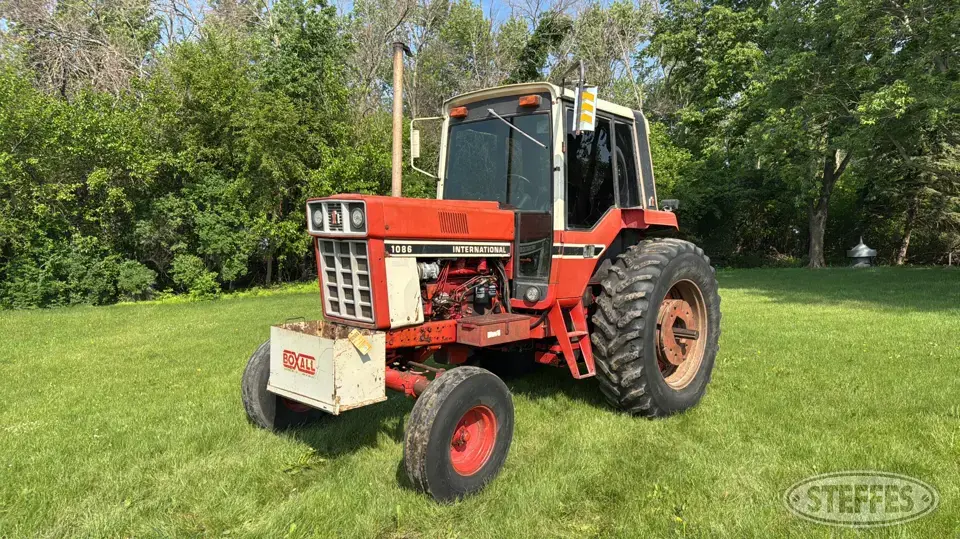 1977 International 1086 2WD Tractor
