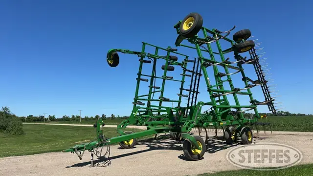 2011 John Deere 2410