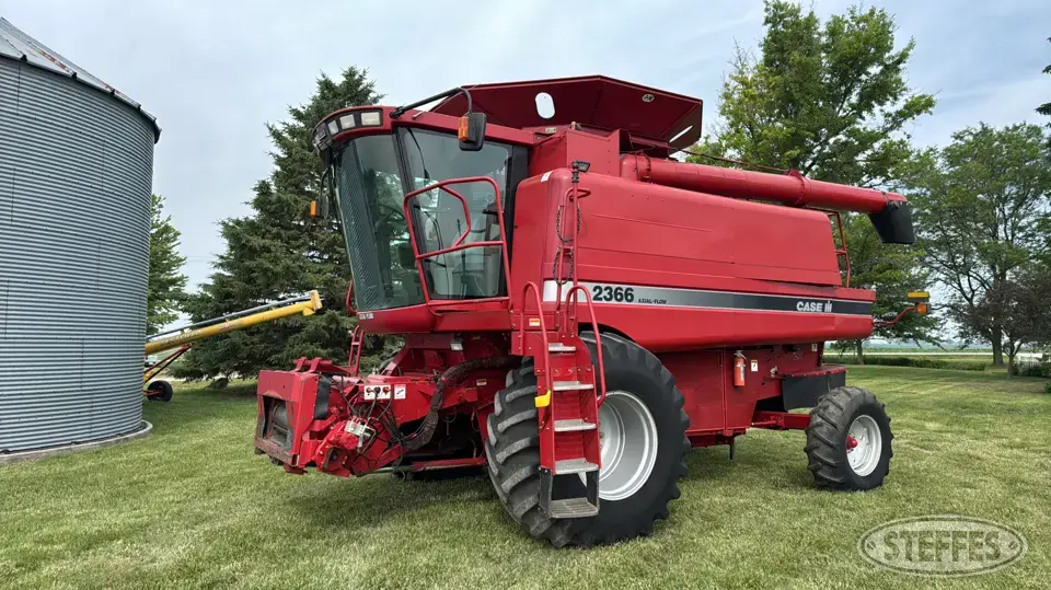 1998 Case IH 2366 Combine