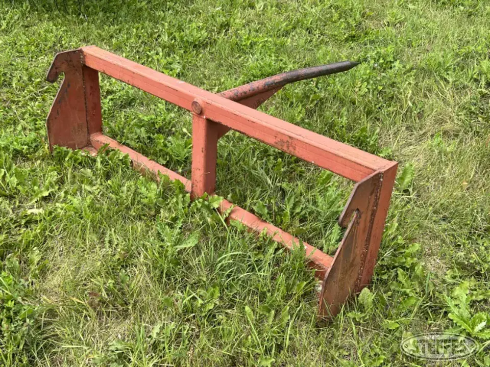 Farmhand Bale Handling