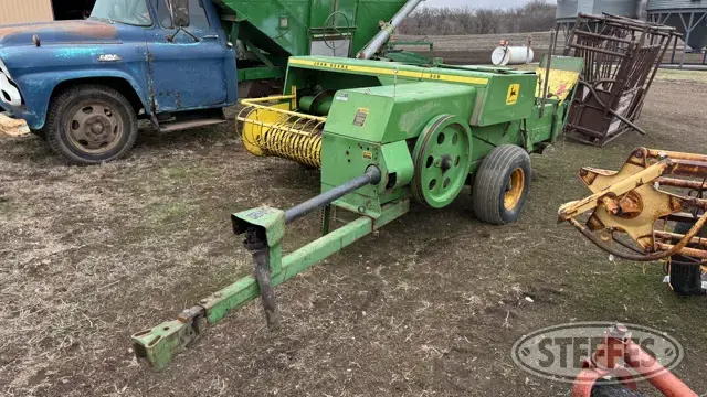 John Deere 336