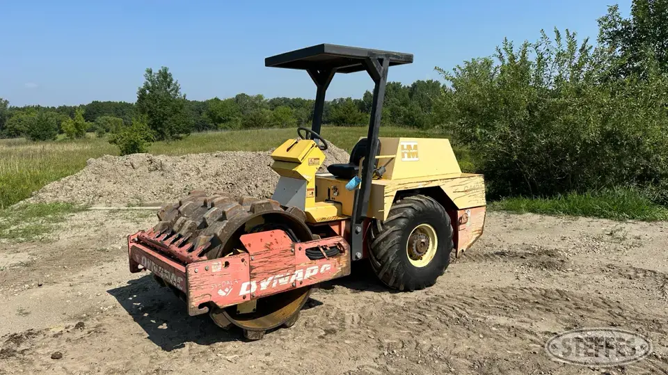 2005 Dynapac CA121 Self-Propelled Padfoot Compactor