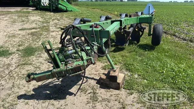 John Deere 2600