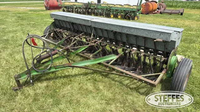 John Deere B