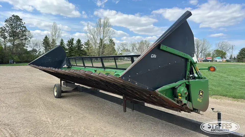 John Deere 930 Sunflower Head