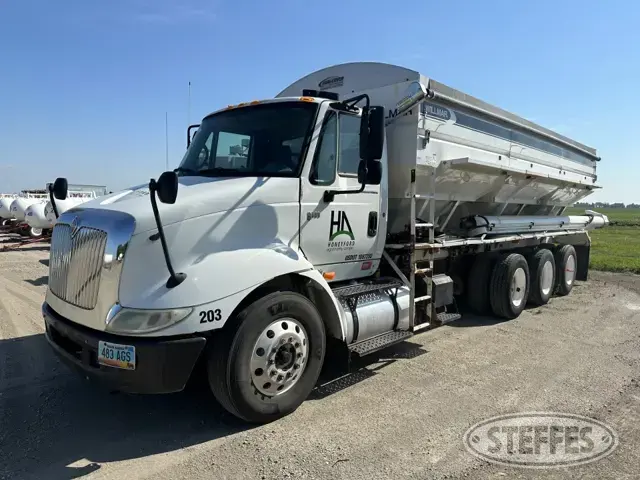 2005 International 8600