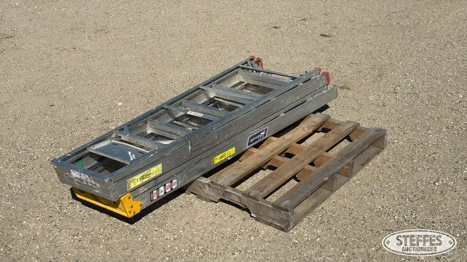 (2) 6' Aluminum ladders General Tools and Shop Supply