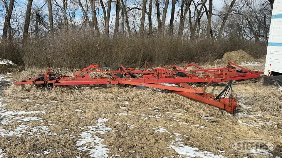 Case IH 4700 Field Cultivator