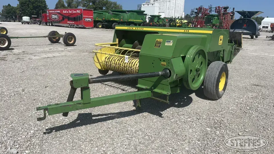 John Deere 336 Square Baler