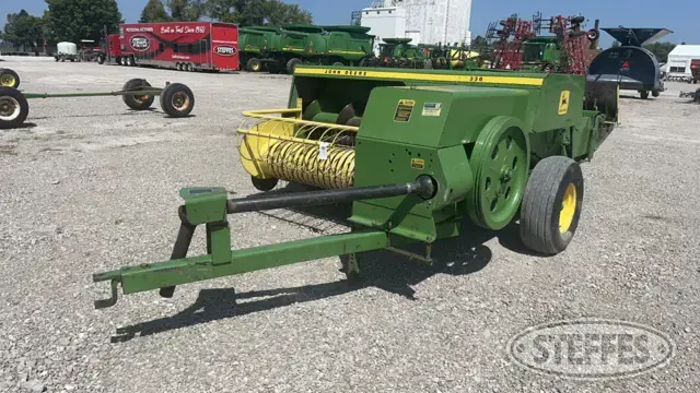John Deere 336