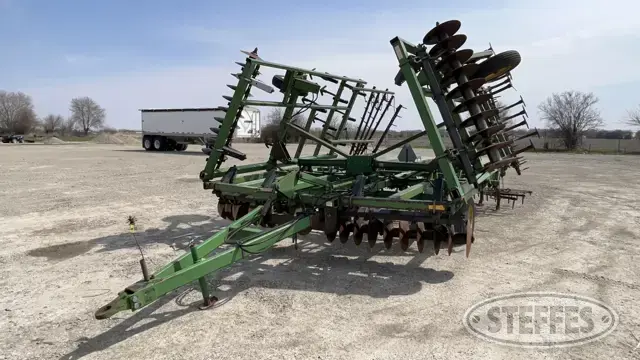 John Deere 724