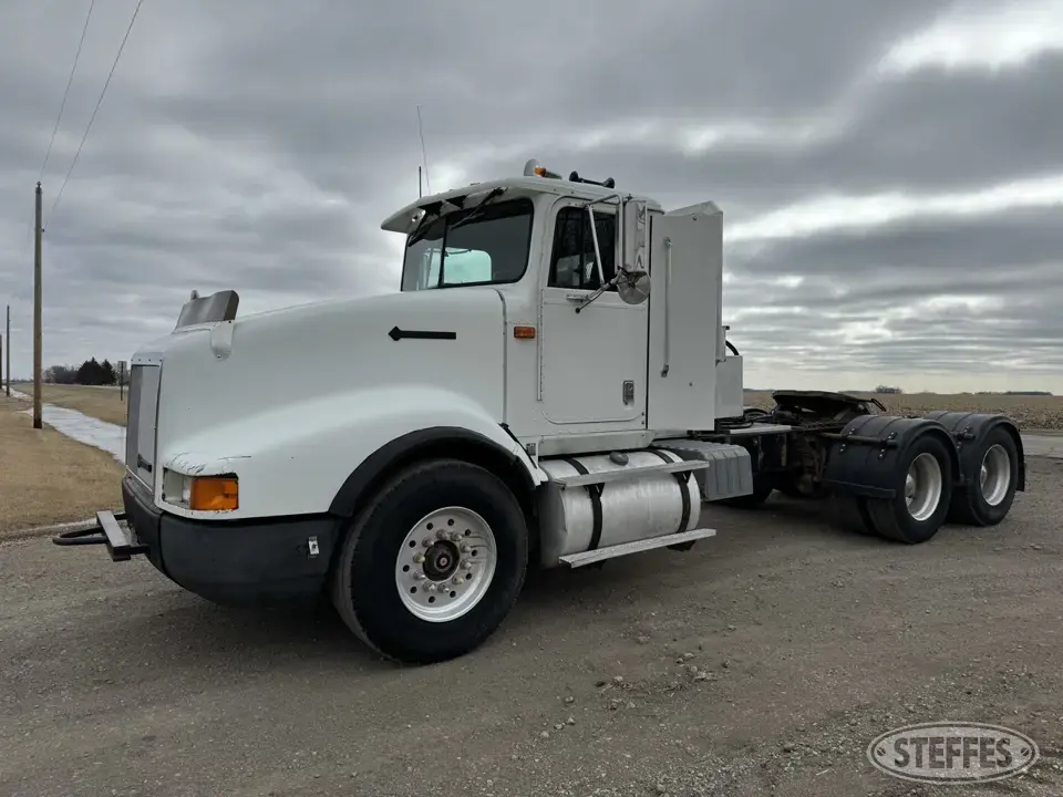 1994 International 9400 Conventional Truck without Sleeper