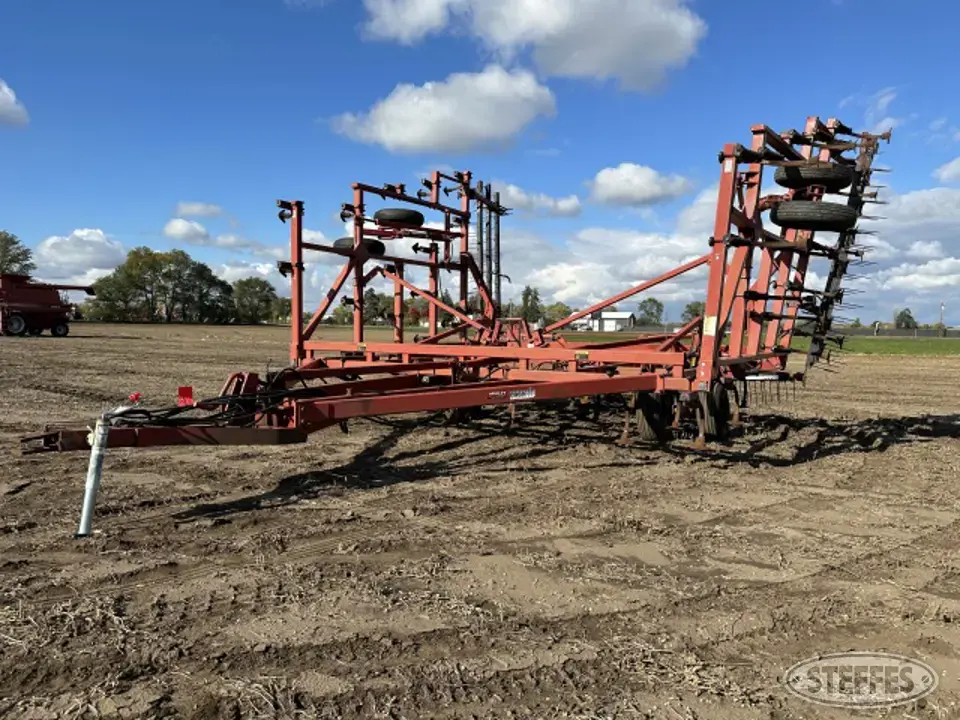 Case IH 4900 Field Cultivator