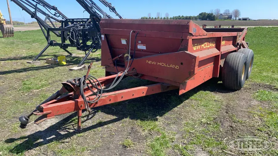 New Holland 195 Manure Application Equipment