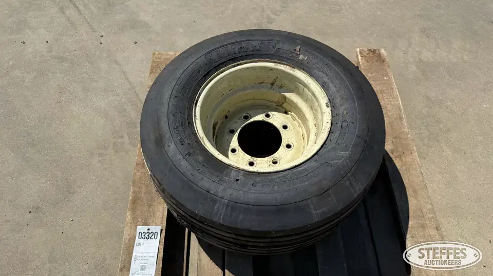 Titan 12.5L-15SL tire Tractor-Implement Tire