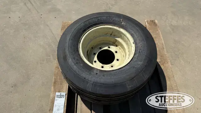 Titan 12.5L-15SL tire