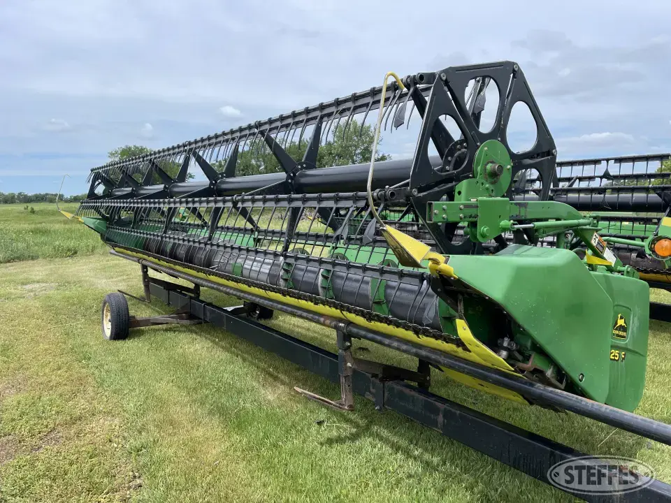 2000 John Deere 925F Flex Head