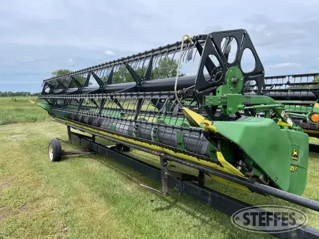 2000 John Deere 925F
