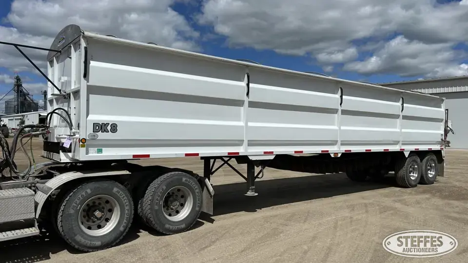 2011 Loadline The Strong Box Live Bottom Trailer