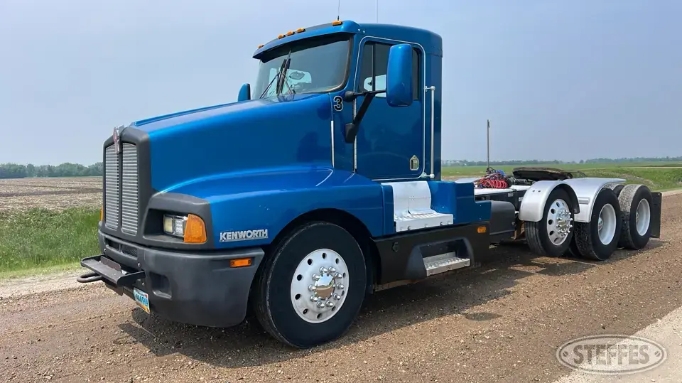 1995 Kenworth T600 Conventional Truck without Sleeper